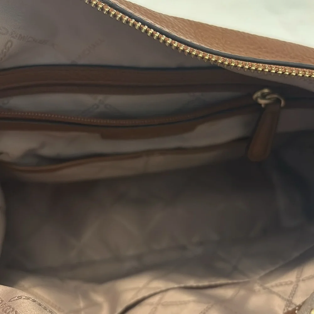 MICHAEL Michael Kors pebbled Leather Large Hobo Shoulder Bag brown gold accents - Picture 5 of 14